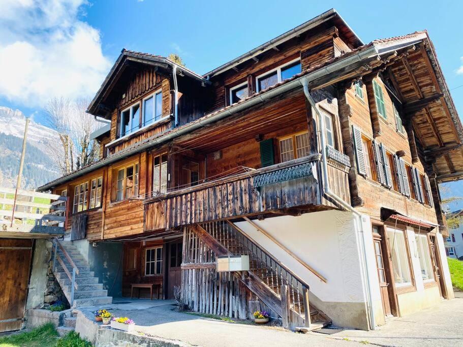 Cozy Apartment In Vintage House In カンデルシュテッグ エクステリア 写真