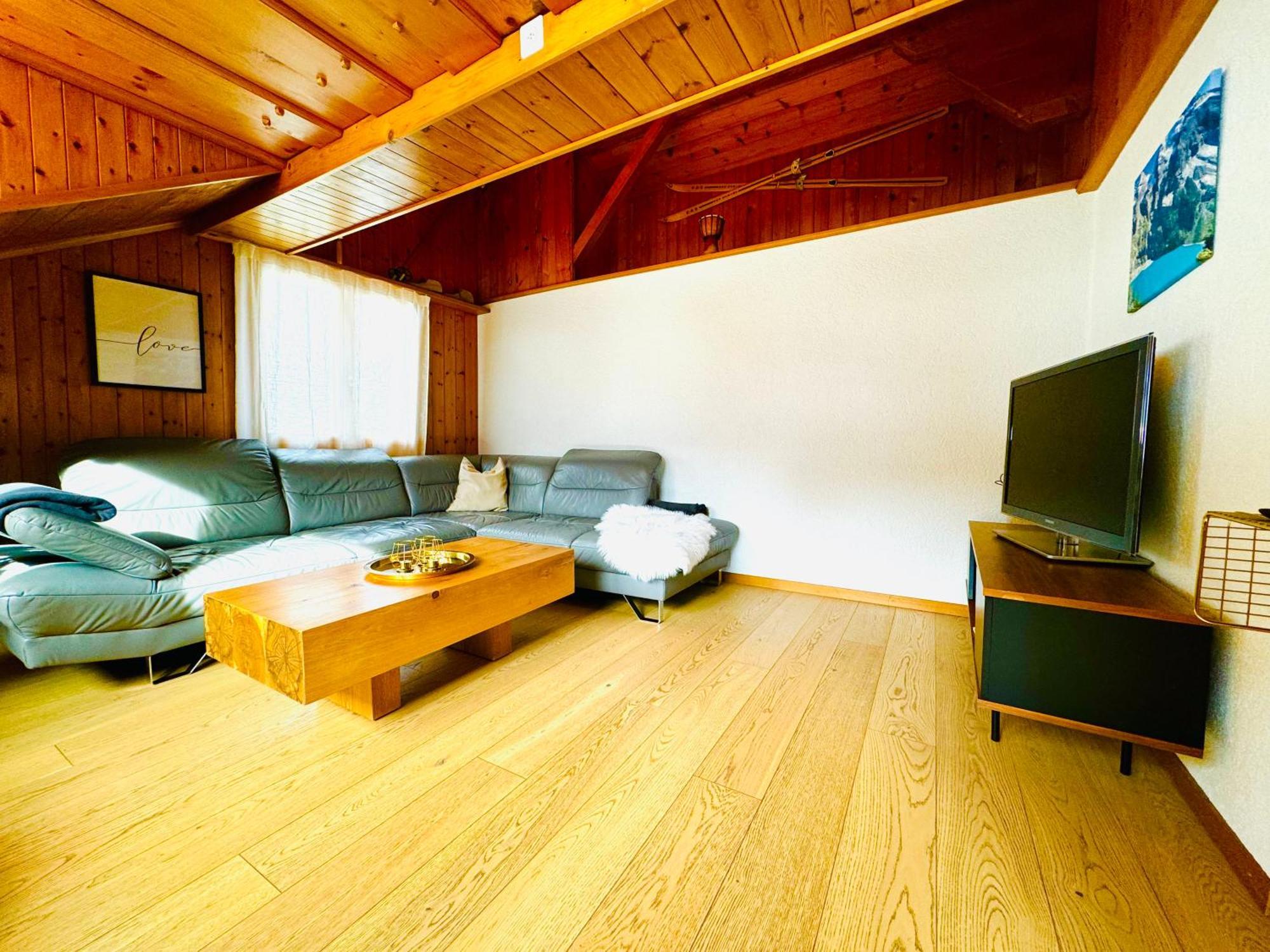 Cozy Apartment In Vintage House In カンデルシュテッグ エクステリア 写真