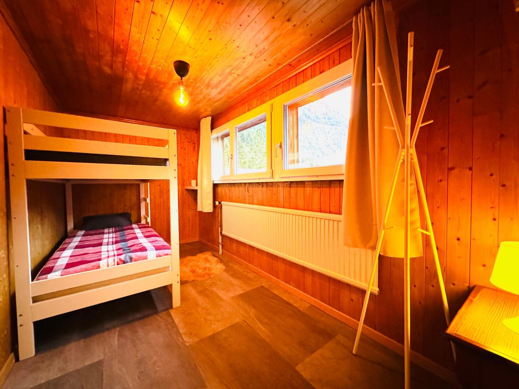 Cozy Apartment In Vintage House In カンデルシュテッグ エクステリア 写真